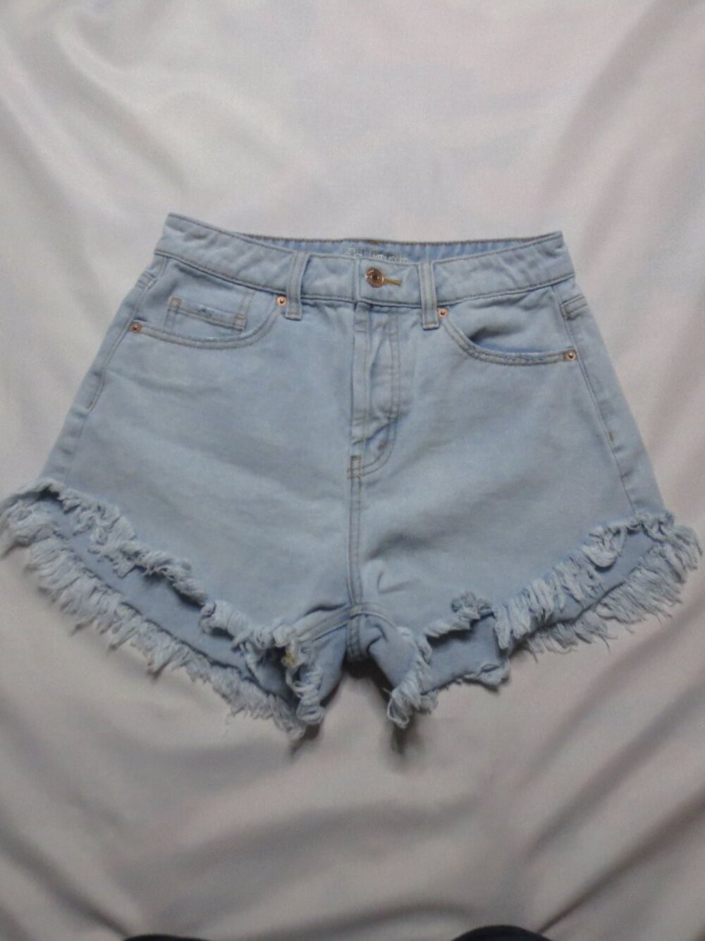 WILD FABLE womens SHORTS blue JEANS distressed DENIM high rise BUTTON-FLY SIZE 4